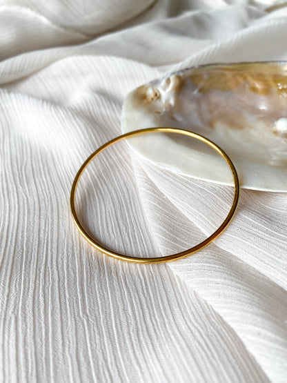 Escrava dourada em aço inoxidável